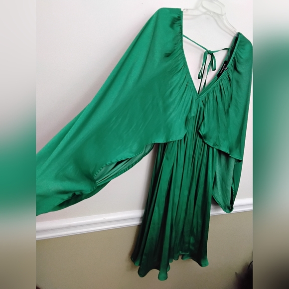 Strut & Bolt Green Flowy Dress Small - Picture 3 of 4